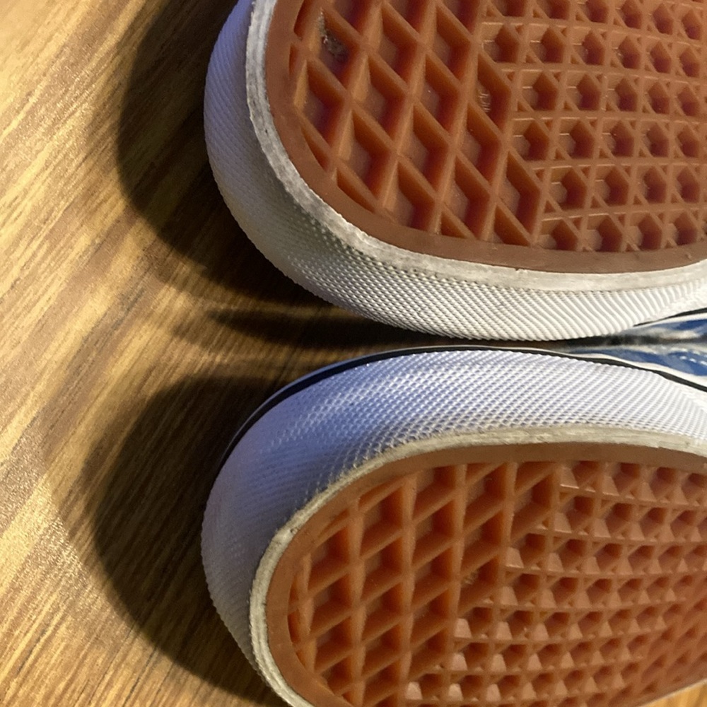 Vans - Picture 4 of 6